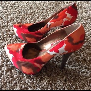Carlos Santana floral heels Sz 7.5